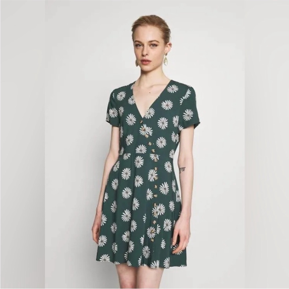Madewell Button-Wrap Dress in Daisy Daydream
